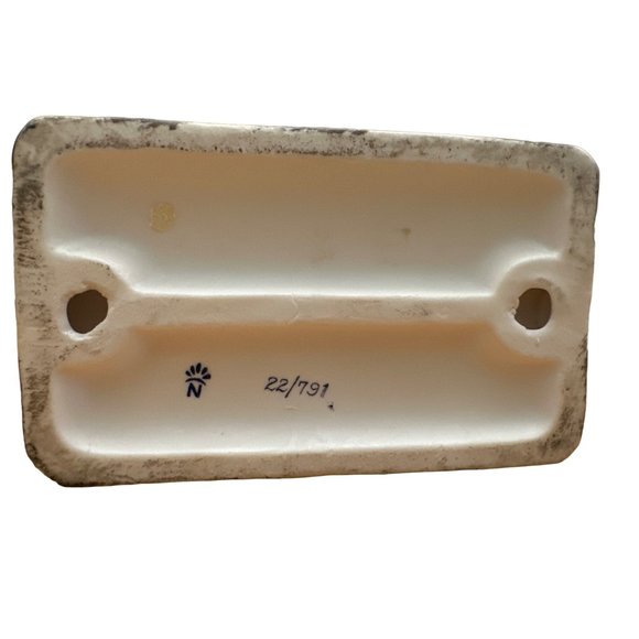 Campo di Monte Grandma & Grandpa Porcelain Figurines - Picture 11 of 12